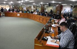 Concejales de Asunción tuvieron hoy una sesión ordinaria en la que aprobaron pedidos de informe a la Intendencia sobre Parxin y el estacionamiento tarifado.