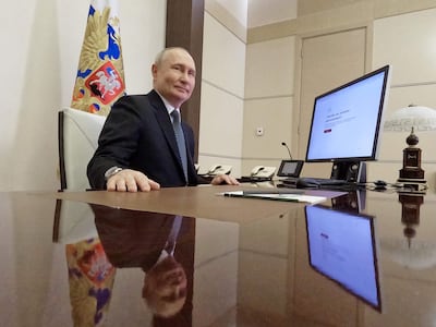 El presidente de Rusia, Vladimir Putin, votó online. Inauguraron también votaciones vía electrónica.