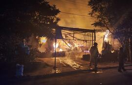 La vivienda de Eduardo Camilo Benítez Jara quedó reducida a cenizas.