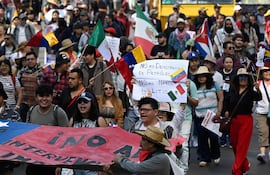 Marcha contra el intervencionismo de Estados Unidos en México.