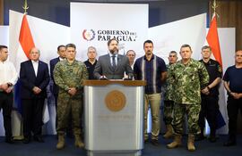 Conferencia de prensa en Mburuvicharoga para hablar del operativo Purgatio.