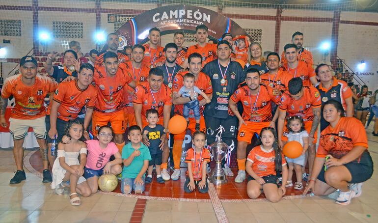 Remansito de Ciudad del Este se quedó con el vicecampeonato del sudamericano. Perdió la final contra José Meza 2-1.