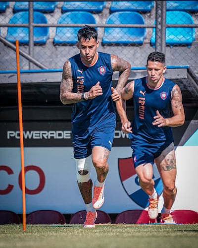 Sergio Araújo y Jorge Morel, dos del once base de Cerro Porteño.