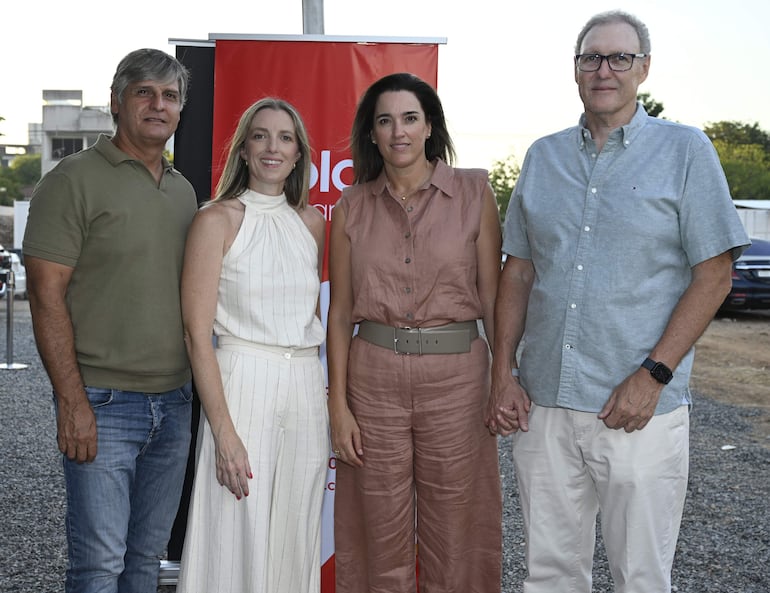 Marcelo Lara, Birgit Burró, Viviana Burró de Reitmert y Karl Reitmert.