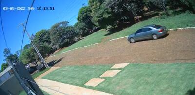 Los delincuentes se dieron a la fuga en un automóvil Toyota Premio.