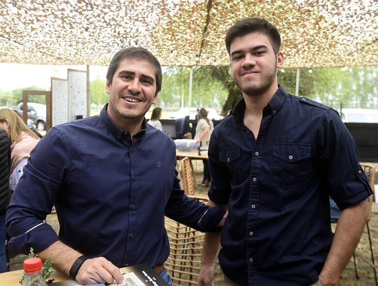 Juan y Santiago Aquino.