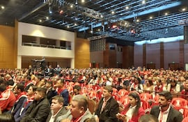 En el acto quedó muchas sillas vacías y hubo poco entusiasmo.