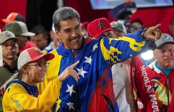 El expresidente de Venezuela, Nicolás Maduro (d), con Cilia Flores. (archivo)
