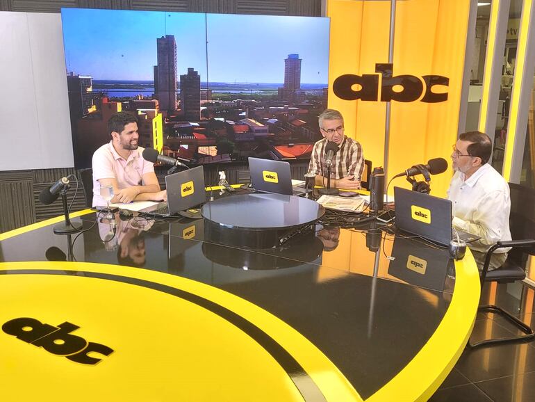 A Politica por favor Diputado Raúl Benitez en NO TIENE NOMBRE
De alejandro.acosta <alejandro.acosta@abc.com.py>
Destinatario foto <foto@abc.com.py>
Fecha 14-10-2023 09:38