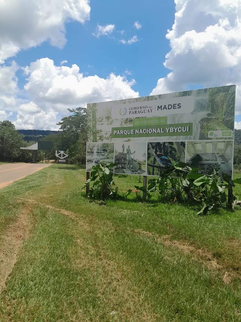 Acceso al parque Nacional Ybycuí.