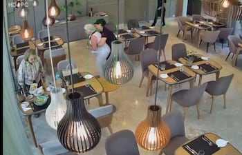 Moza salva la vida de la madre de Santiago Peña