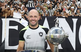 Franclim Pereira da Silva Maia Carvalho (nacido el 30 de marzo de 1987), entrenador portugués, quien asumen el mando de Botafogo.