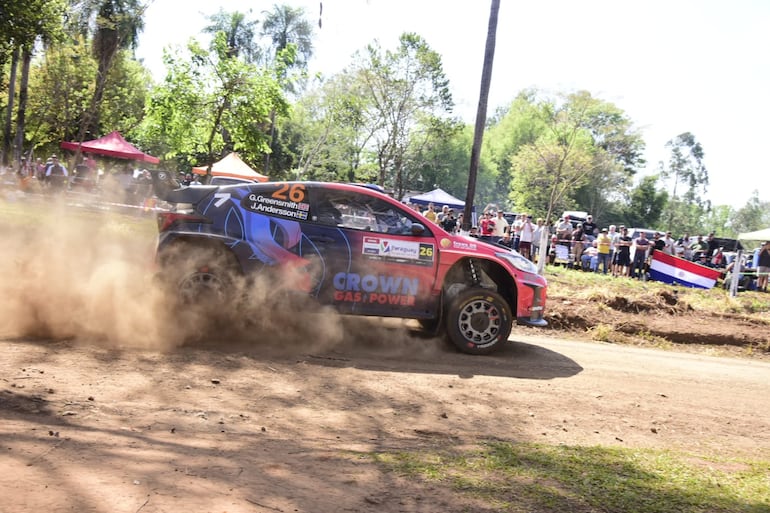 Los pilotos y equipos del Rally del Paraguay 2026 en las pruebas libes oficiales en un tramo de 5,6 kilómetros en la ciudad de Carmen del Paraná, Departamento de Itapúa, Paraguay.