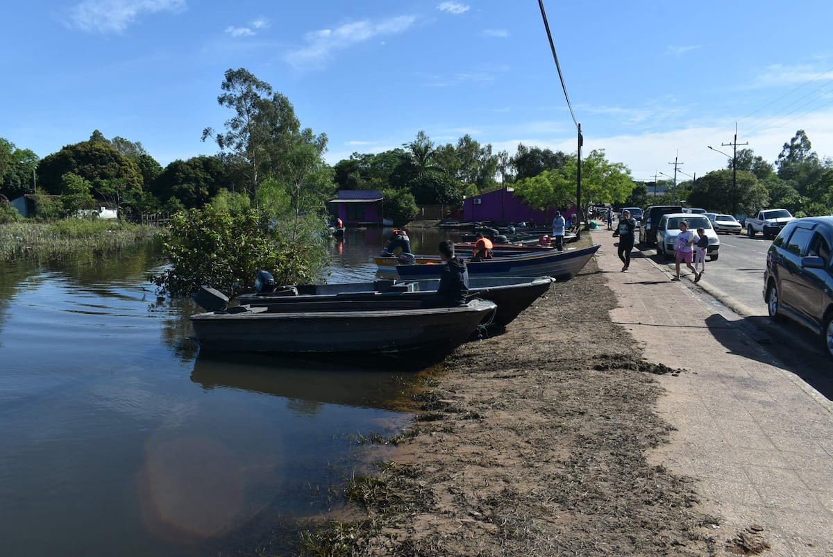 Río Paraná sigue bajando en Ayolas, pero se esperan nuevos repuntes Río Paraná sigue bajando en Ayolas, pero se esperan nuevos repuntes