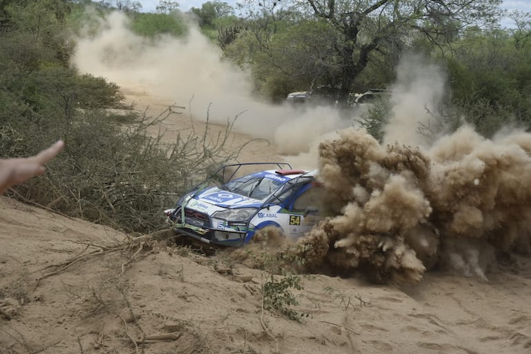 El Citroen DS3 R3T Max de César Cruz y Jorge Arrúa en la Picada Histórica durante la Etapa 1 del Rally del Chaco 2026.