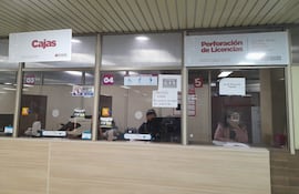 Las cajas estaban hoy sin filas para el pago de renovación de registro de conducir en la Municipalidad de Asunción