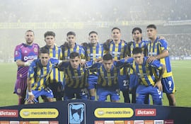 Con los paraguayos, Agustín Sández y Enzo Giménez en sus filas, Rosario Central se instaló en las semifinales tras derrotar a Racing de Avellaneda.
