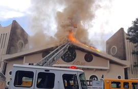 Incendio en la Catedral San Blas de Ciudad del Este.