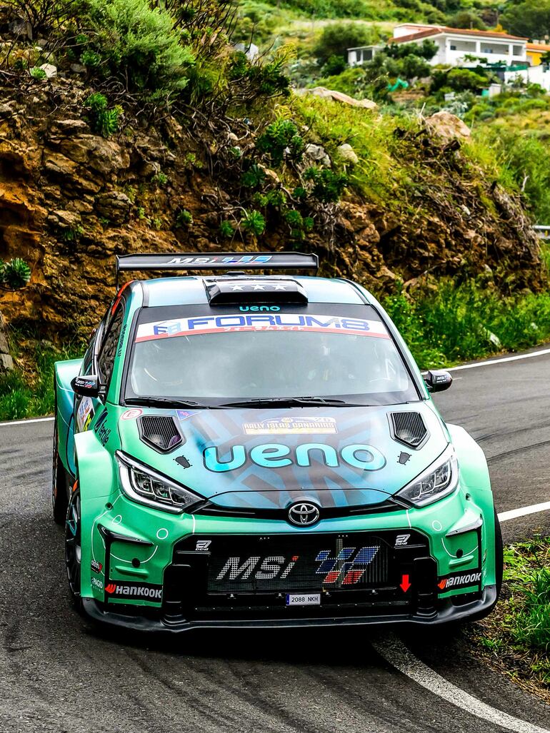 Diego Domínguez Bejarano y Rogelio Peñate (Toyota GR Yaris Rally2) durante una de las etapas del rally canario.