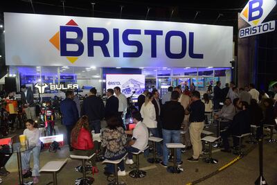 Concurrido brindis por el aniversario de Bristol en la Expo MRA 2023.