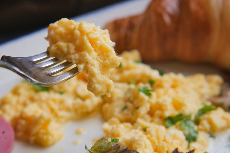 Huevos revueltos.