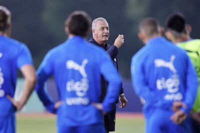 El argentino Gustavo Alfaro, entrenador de Paraguay, en el entrenamiento del plantel en el Centro de Alto Rendimiento (CARDE), en Ypané, Paraguay.Foto APF