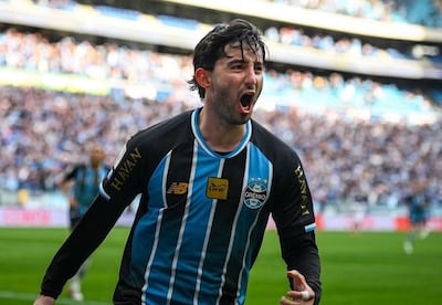 Mathías Adalberto Villasanti Rolón, en el festejo de su gol para Gremio.