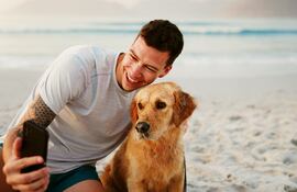 Sumar a tu mejor amigo peludo en una foto puede cambiar tu suerte en Tinder.