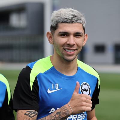 Julio Enciso, pulgar arriba para su reaparición en el Brighton.