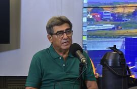 Diputado Roberto González (ANR, Añeteté).