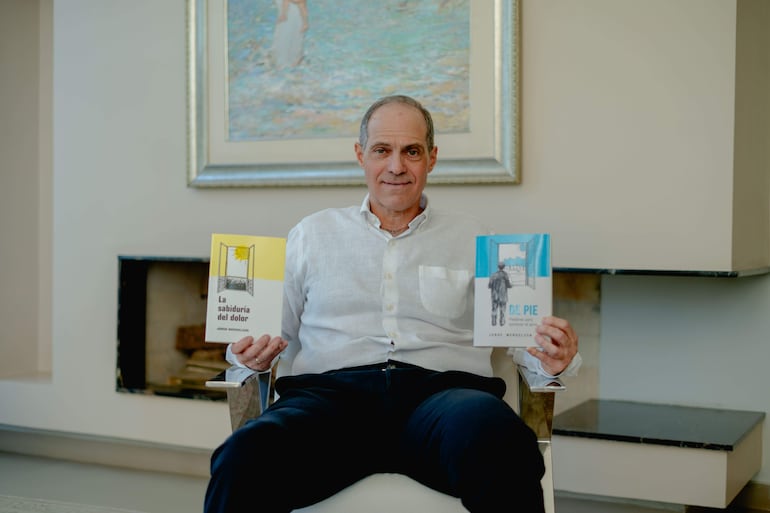 Jorge Mendelzon autor del libro De Pie. Palabras para sostener el alma, su segunda obra