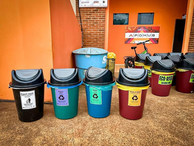 En el marco de la primera jornada del Rally Mundial en Paraguay, el Ministerio del Ambiente y Desarrollo Sostenible (MADES) colocó numerosos basureros en distintos puntos estratégicos.