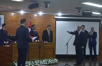 Juramento de Nuevas Autoridades en la Junta Municipal de Asunción.