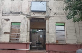 Concejales departamentales de Guairá cuestionaron el estado del Centro de Salud en San Salvador durante una inspección.