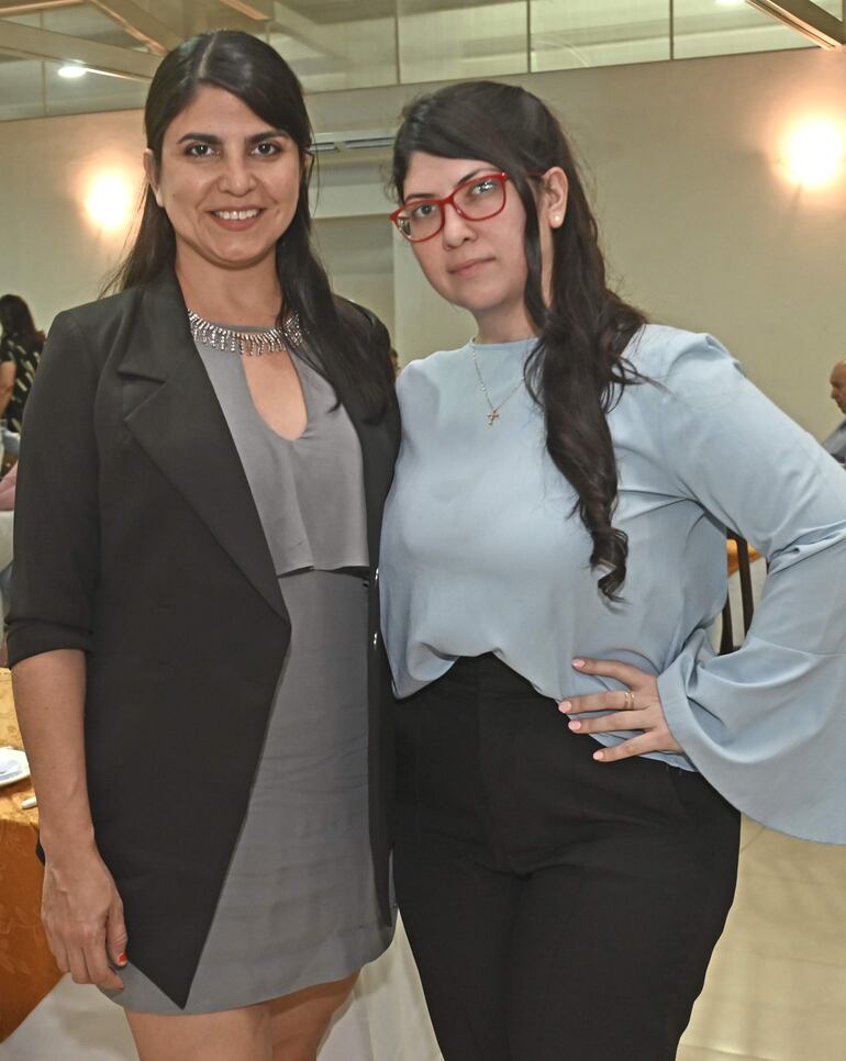 Amalia y Andrea Jara.