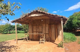 vdb Cocina comedor de la precaria escuela Bas. N 6223 Cacique Eusebio Benítez de la Comunidad Ñu hovy de Repatriación.