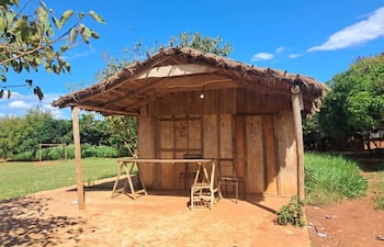 vdb Cocina comedor de la precaria escuela Bas. N 6223 Cacique Eusebio Benítez de la Comunidad Ñu hovy de Repatriación.