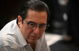 El ex presidente de Panamá (2004-2009) y candidato presidencial del Partido Popular, Martín Torrijos, asiste a una misa en la Catedral Metropolitana de la Ciudad de Panamá el 4 de mayo de 2024.