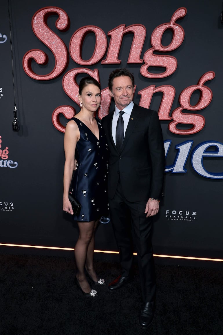 ¡Linda parejita hollywoodense! Sutton Foster y Hugh Jackman. (Dimitrios Kambouris/Getty Images/AFP)