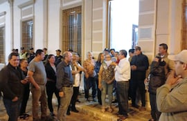 Ante el pedido del intendente y la crisis en la Junta, ciudadanos autoconvocados comenzaron una movilización permanente