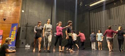 Artistas locales durante el ensayo de "La noche. Memoria de una pesadilla americana", que presentarán hoy en el Juan de Salazar.