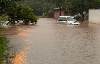 El barrio Che La Reina de Ciudad del Este es una de las zonas más afectada por la inudación.