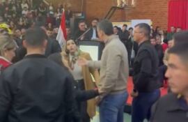 Concejala increpa a Peña por el viaducto de Luque y el Presidente le acusa de proselitismo