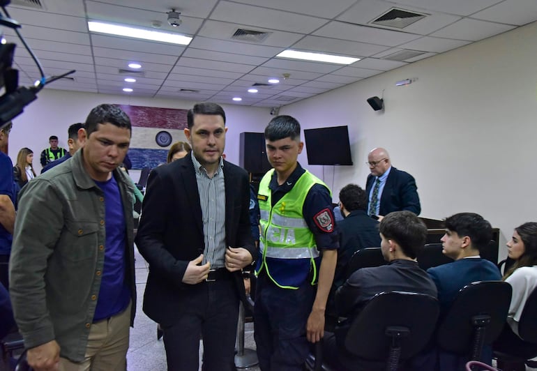 Juicio a Hernán Rivas en la sala 01-Psio 2.