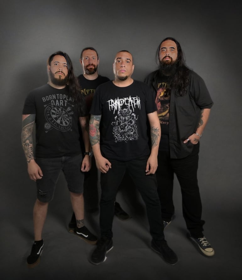 Integrantes de la banda paraguaya Mythika que presentó Jasy Jatere, su nuevo single inspirado en la mitología guaraní, ya disponible en plataformas digitales.