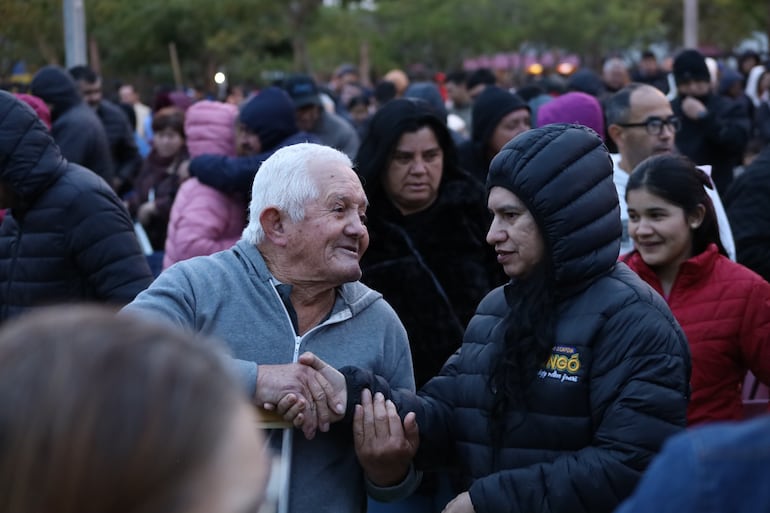 Como cada domingo la explanada de la Basílica de Caacupé estuvo repleta de fieles que participaron de la Santa Misa.