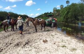 Pobladores del departamento esperan que se realicen trabajos serios y de calidad a la hora de reparar los caminos, para evitar situaciones como la de la foto, ocurrida recientemente.