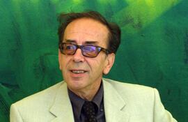 Ismail Kadare, 2001 (Gabriel BOUYS / AFP)