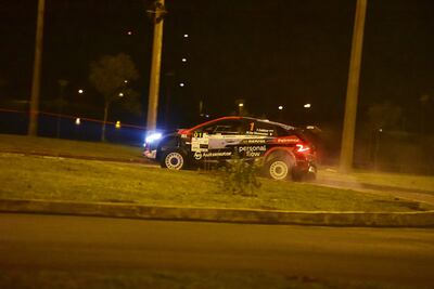 Fau Zaldívar empezó con el pie derecho la defensa del título sudamericano de rally en una gran noche.