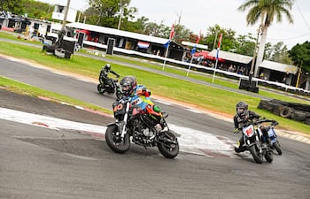 Los pilotos de la categoría Light ya están listos para afrontar otra nueva jornada del certamen nacional de moto velocidad.